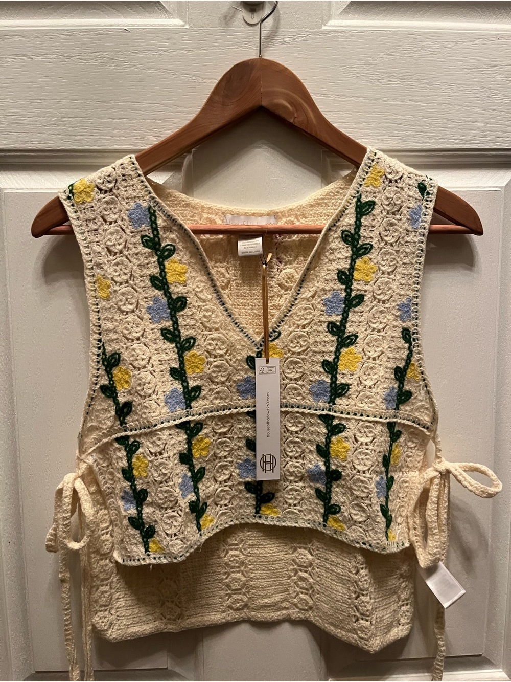 NWT HOUSE OF HARLOW 1960 WOMEN'S FLORAL EMBROIDERED SIDE TIE VEST- ONE SIZE